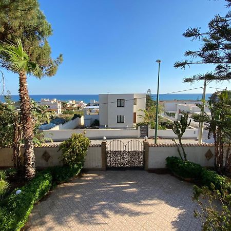 Sea View - Beautiful Terrace With Bbq Apartamento Triscina Exterior foto