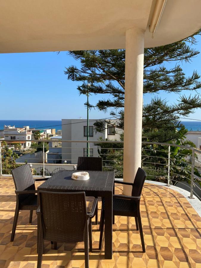 Sea View - Beautiful Terrace With Bbq Apartamento Triscina Exterior foto