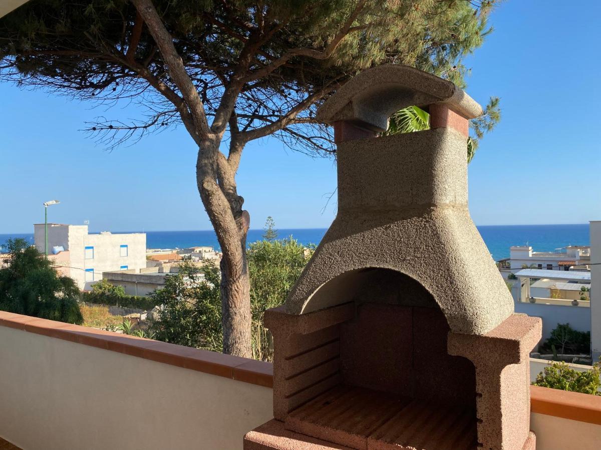 Sea View - Beautiful Terrace With Bbq Apartamento Triscina Exterior foto
