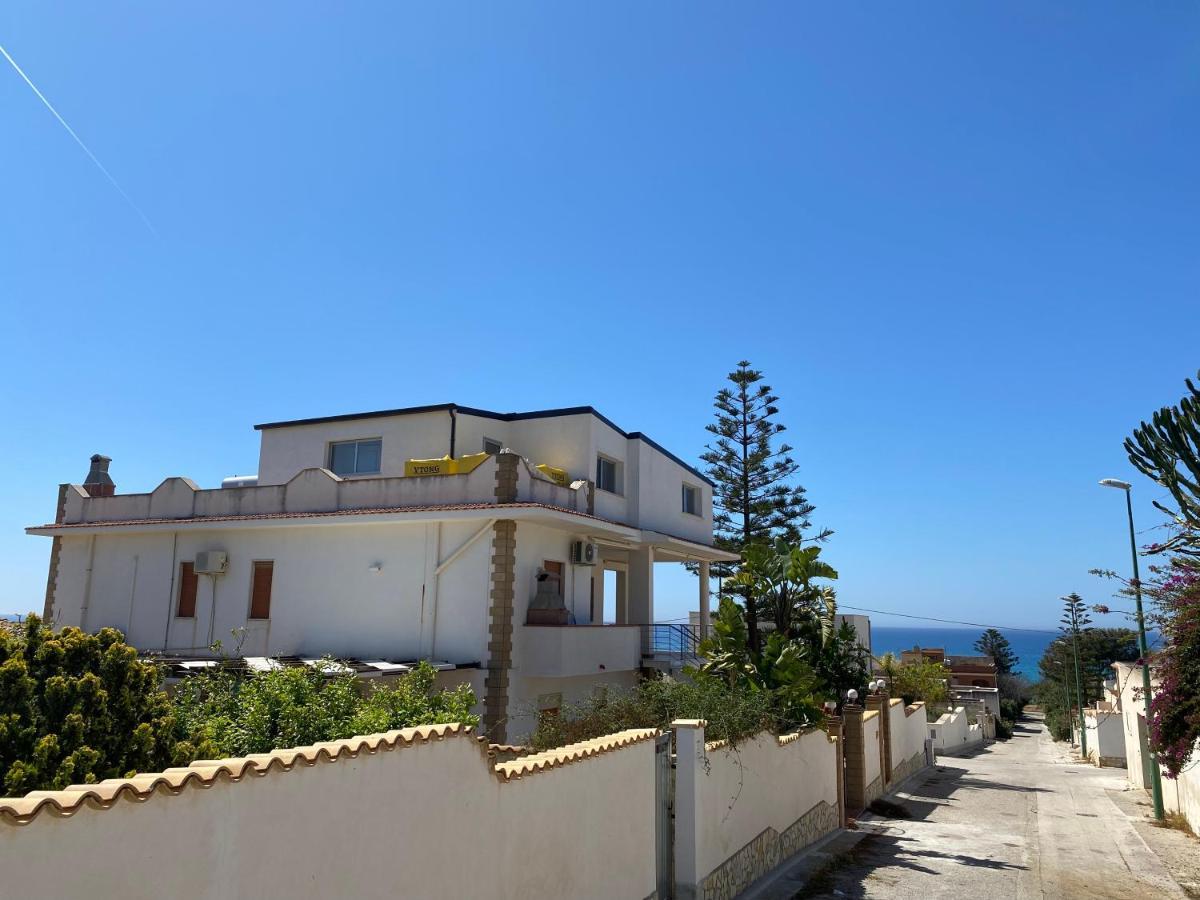 Sea View - Beautiful Terrace With Bbq Apartamento Triscina Exterior foto